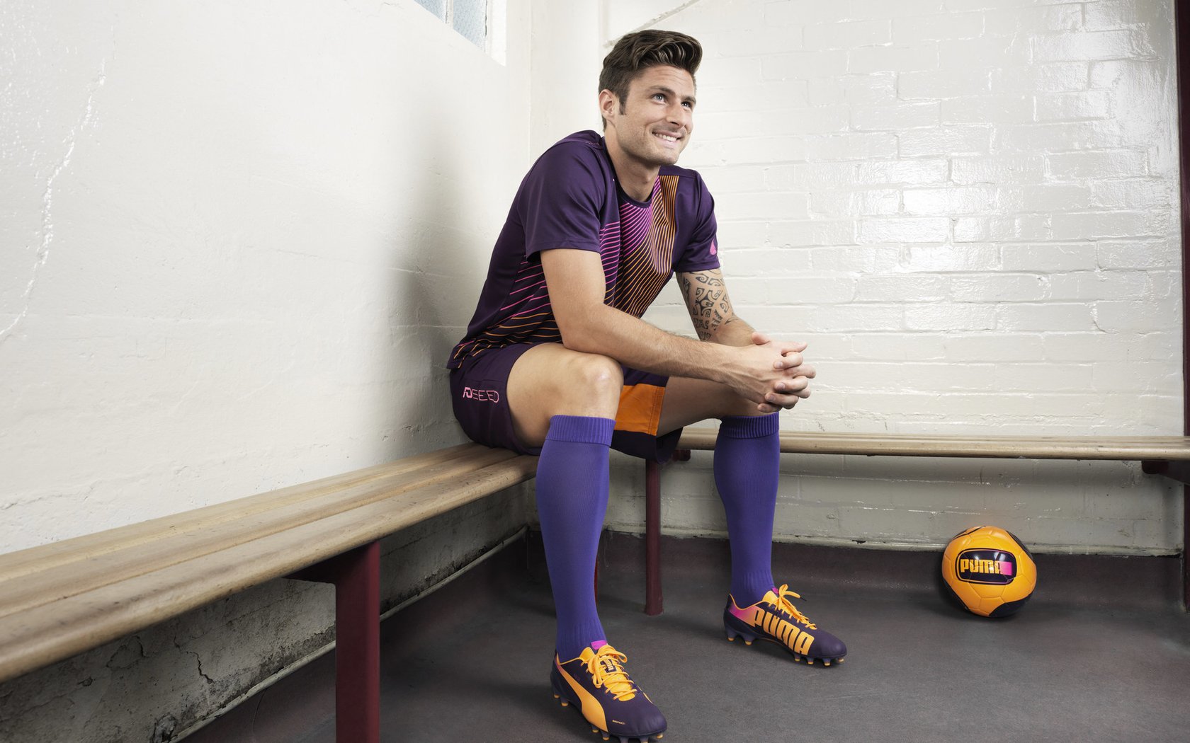 比利时马术协会与国际马术联合会合作，举办国际马术交流活动，促进技术交流。